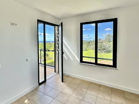 Moradia T3 a poucos minutos de Albufeira com deslumbrante vista mar!
