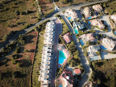 Moradia T3 a poucos minutos de Albufeira com deslumbrante vista mar!
