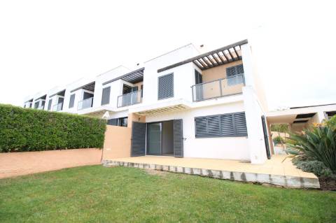 Moradia T3 a poucos minutos de Albufeira com deslumbrante vista mar!
