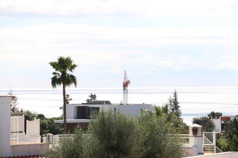 Moradia T3 a poucos minutos de Albufeira com deslumbrante vista mar!
