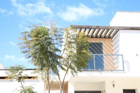 Moradia T3 a poucos minutos de Albufeira com deslumbrante vista mar!
