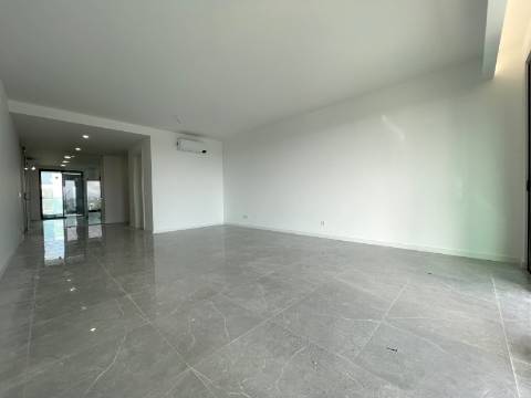 Apartamento T2 R/C (D)