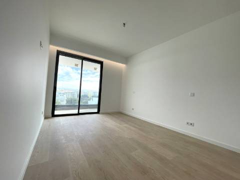 Apartamento T2 R/C (D)