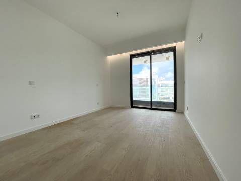 Apartamento T2 R/C (D)