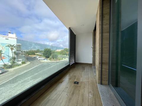 Apartamento T2 R/C (D)