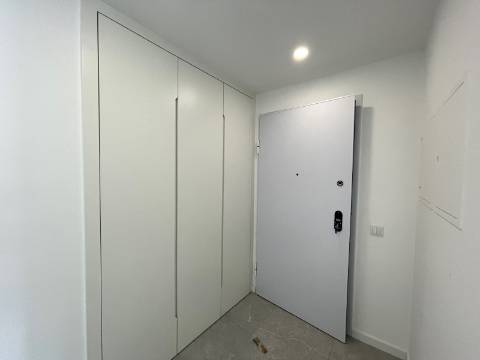 Apartamento T2 R/C (D)
