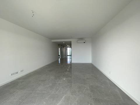 Apartamento T2 R/C (D)