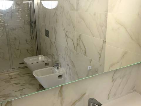 Apartamento T3 com piscina , garagem e elevador | vista mar| 200 m da Praia| Albufeira