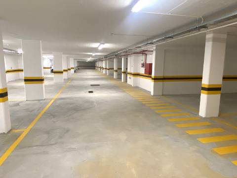 Apartamento T3 com piscina , garagem e elevador | vista mar| 200 m da Praia| Albufeira