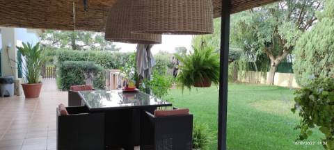 Fantástica Moradia independente T4 entre Silves/ São Bartolomeu de Messines