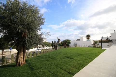 Apartamento T3 com garagem e piscina| Albufeira (C)