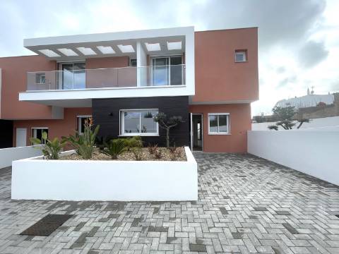 Moradia T3 em condomínio com piscina | Albufeira