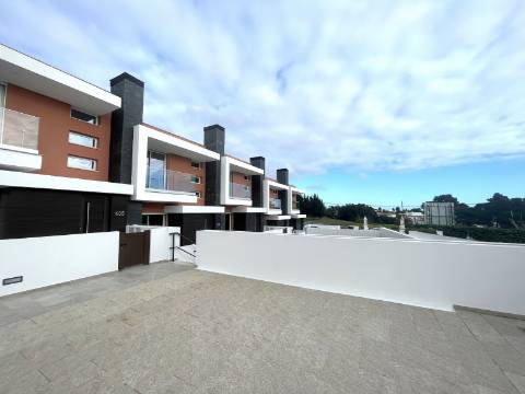 Moradia T3 em condomínio com piscina | Albufeira