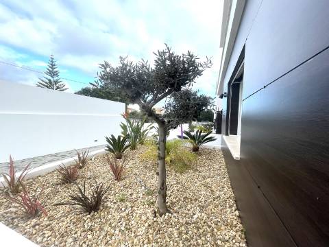 Moradia T3 em condomínio com piscina | Albufeira