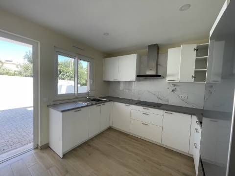 Moradia T3 em condomínio com piscina | Albufeira