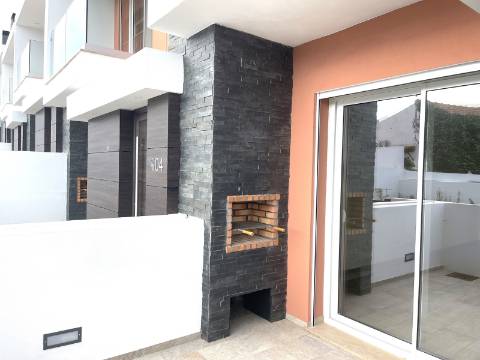 Moradia T3 em condomínio com piscina | Albufeira