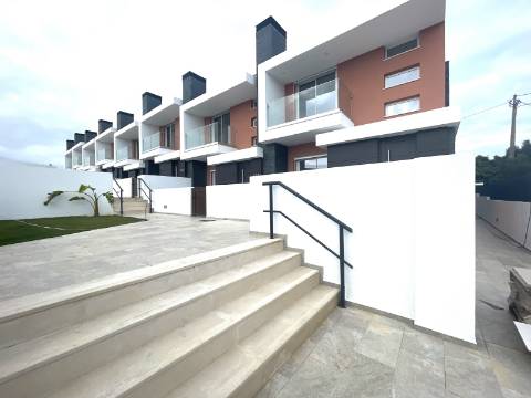 Moradia T3 em condomínio com piscina | Albufeira