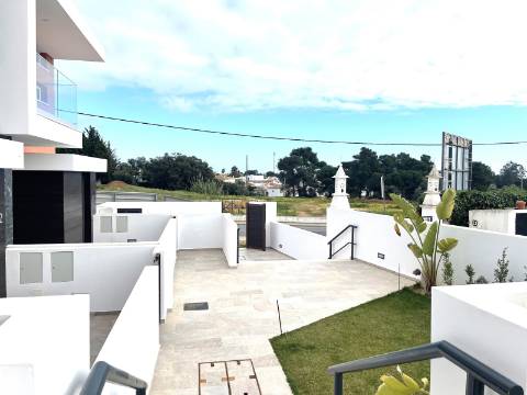 Moradia T3 em condomínio com piscina | Albufeira