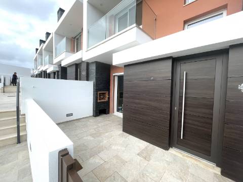 Moradia T3 em condomínio com piscina | Albufeira