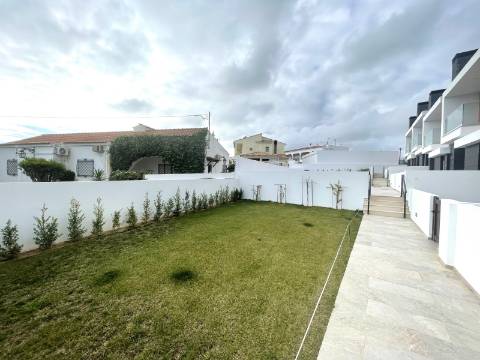 Moradia T3 em condomínio com piscina | Albufeira