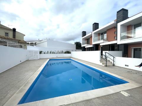 Moradia T3 em condomínio com piscina | Albufeira