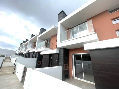 Moradia T3 em condomínio com piscina | Albufeira