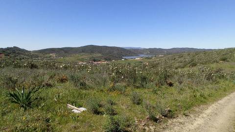 Herdade com terreno para construção de Estabelecimento Hoteleiro Isolado