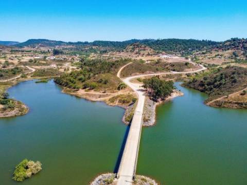 Herdade com terreno para construção de Estabelecimento Hoteleiro Isolado