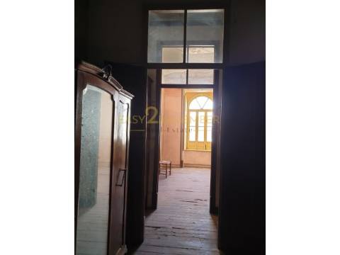 Andares de prédio em zona nobre | 100 metros da praia | Albufeira