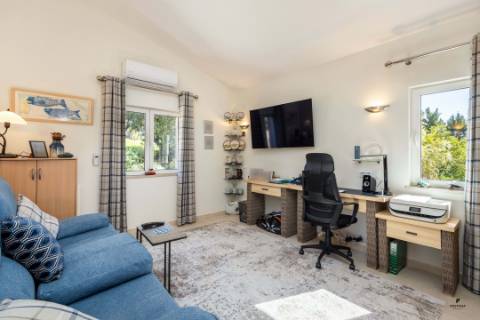 Apartamento com 3 quartos, piscina e vista para o campo de golfe| Carvoeiro