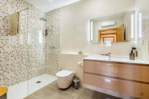 Apartamento com 3 quartos, piscina e vista para o campo de golfe| Carvoeiro