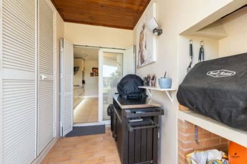 Apartamento com 3 quartos, piscina e vista para o campo de golfe| Carvoeiro