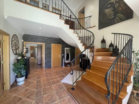 Moradia com 4 quartos, garagem e piscina | Albufeira