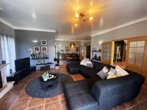 Moradia com 4 quartos, garagem e piscina | Albufeira