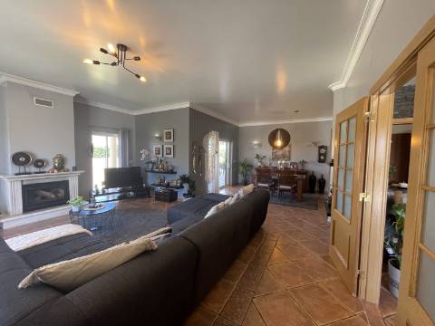 Moradia com 4 quartos, garagem e piscina | Albufeira