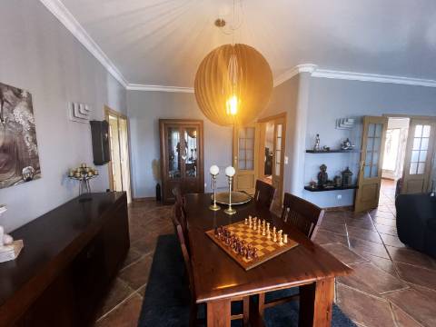 Moradia com 4 quartos, garagem e piscina | Albufeira