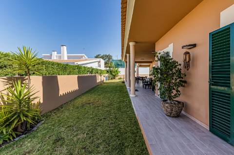 Moradia com 4 quartos, garagem e piscina | Albufeira