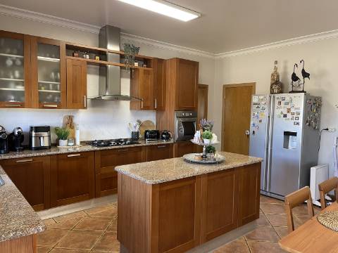 Moradia com 4 quartos, garagem e piscina | Albufeira