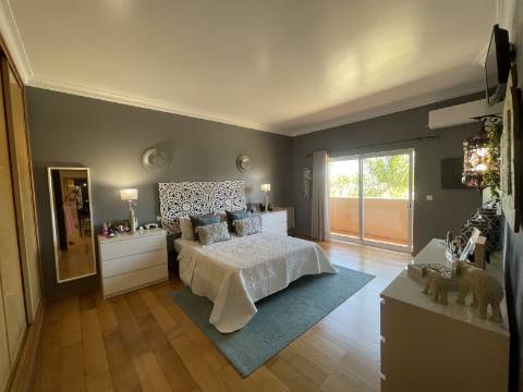 Moradia com 4 quartos, garagem e piscina | Albufeira