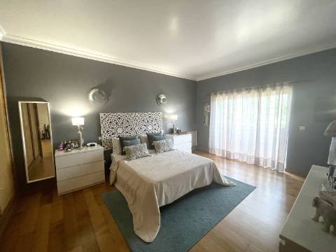 Moradia com 4 quartos, garagem e piscina | Albufeira