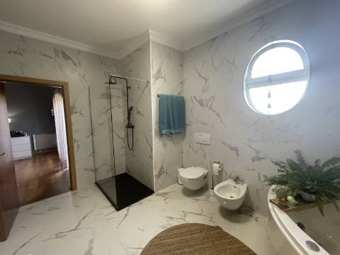 Moradia com 4 quartos, garagem e piscina | Albufeira