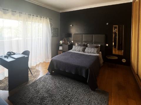 Moradia com 4 quartos, garagem e piscina | Albufeira