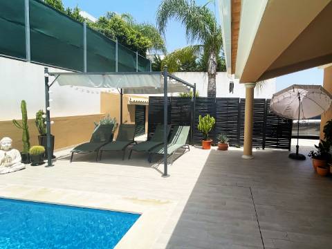Moradia com 4 quartos, garagem e piscina | Albufeira