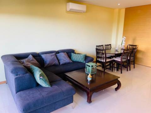 Moradia T2 em Banda com piscina, garagem e vista mar