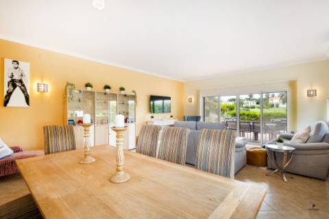 Moradia T4 com piscina com vista Golf