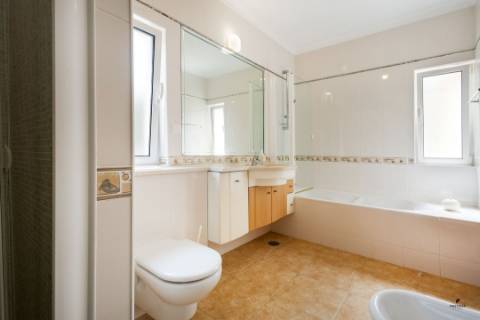 Moradia T4 com piscina com vista Golf