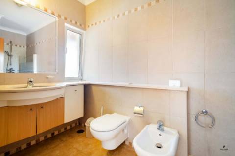 Moradia T4 com piscina com vista Golf