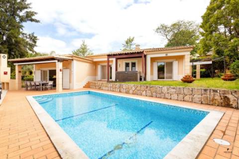 Moradia T4 com piscina com vista Golf