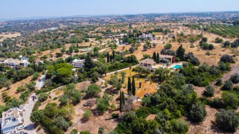 Quinta Exclusiva em Albufeira | T6 + T3 | Piscina, Sauna e Vista Mar