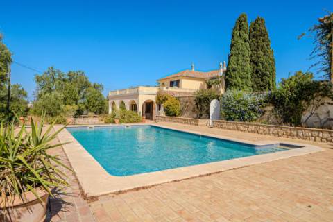 Quinta Exclusiva em Albufeira | T6 + T3 | Piscina, Sauna e Vista Mar